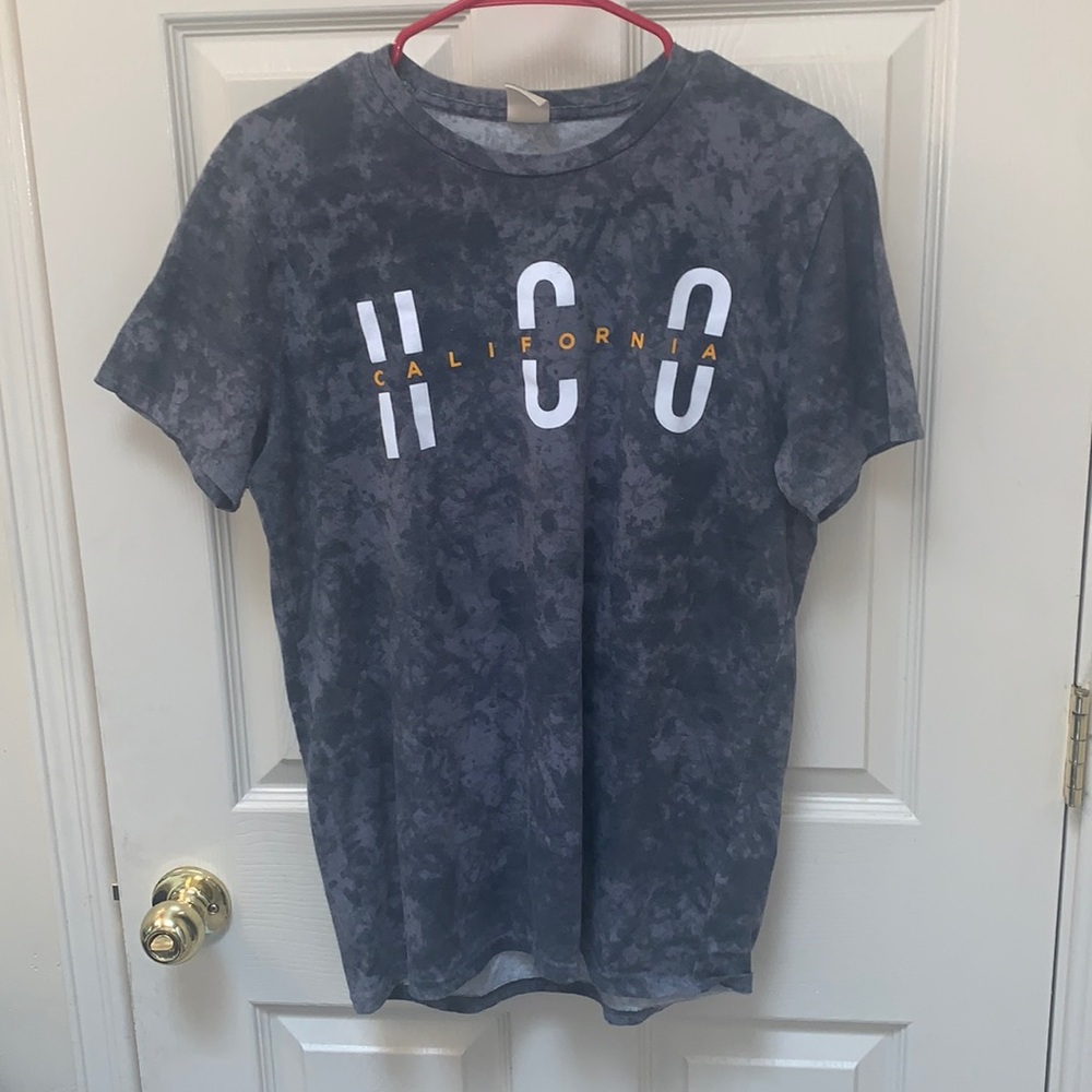 Hollister T-shirt. Medium. Gray yellow white